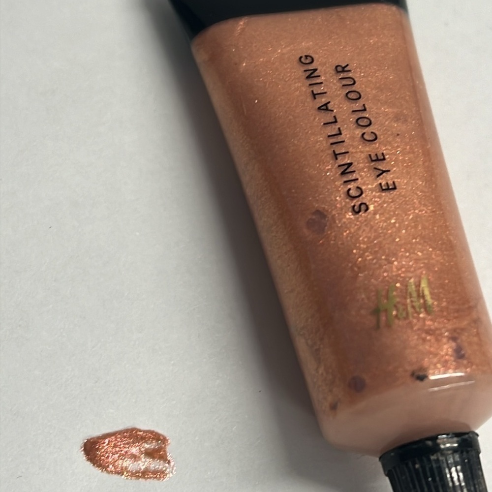 H&M Scintillating Rose Diamond Eyeshadow Cream - Unused